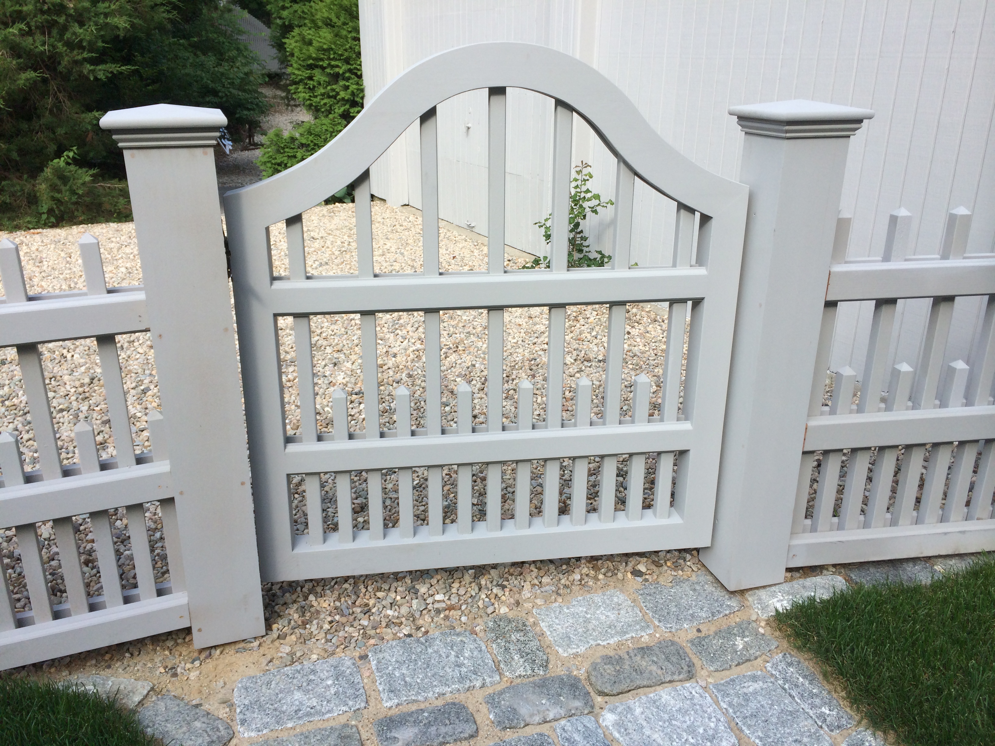 Convex one piece walkway gate with hybrid Azek roof