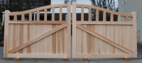 Montauk Convex Cedar Driveway Gate (B)