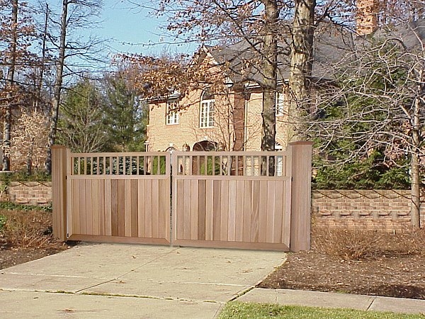 Customer Designed Cedar Driveway Gate