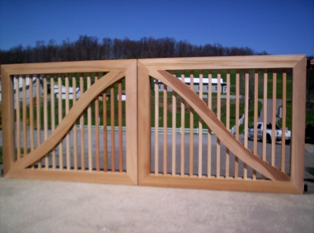 Custom Design Wooden Entry Gate
